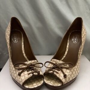 Coach Women’s Shoes Size 5.5